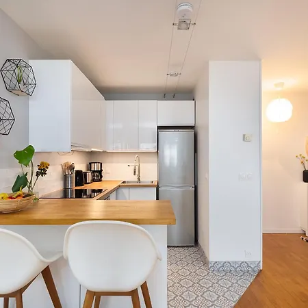 Lumineux Et Calme A 5min Du Metro 8 Apartment *